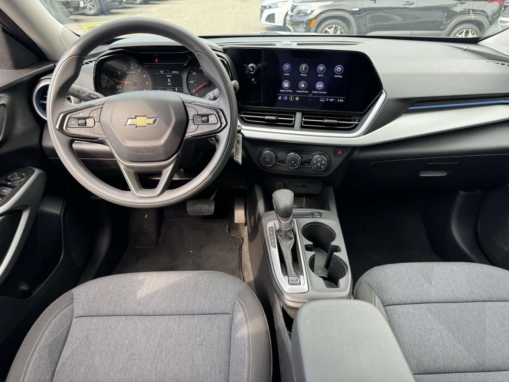 Used 2024 Chevrolet Trax LS w/ Driver Confidence Package FWD image 15