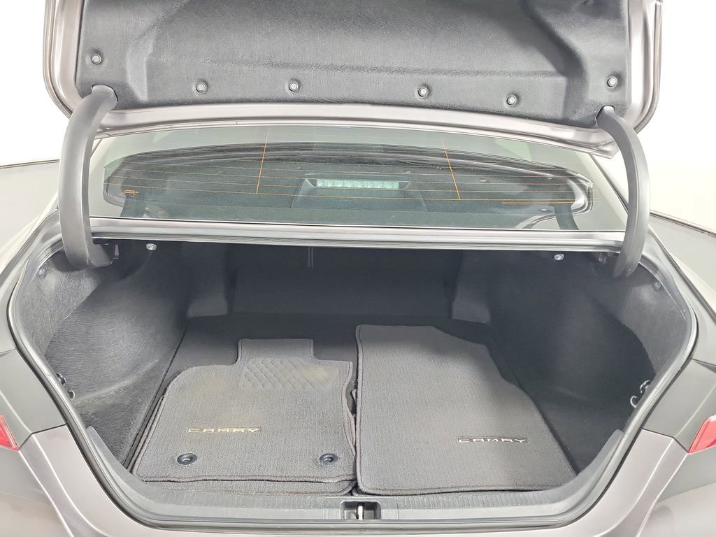 Certified 2019 Toyota Camry XLE FWD image 29