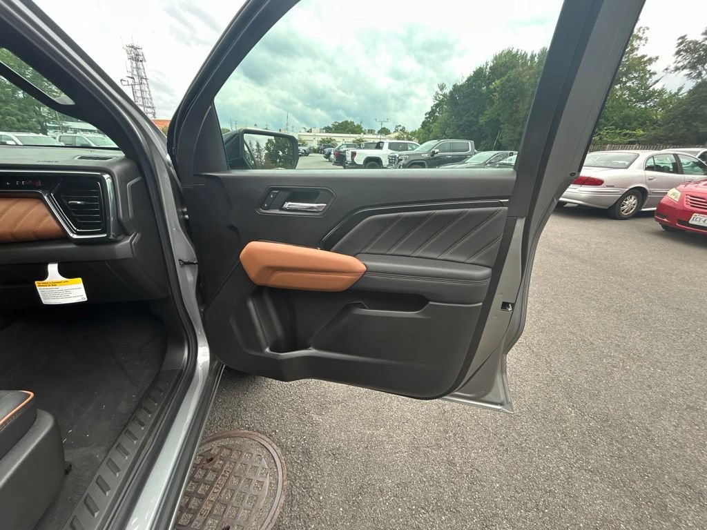 New 2026 GMC Canyon AT4 w/ Nightfall Essentials Package AWD/4WD image 60