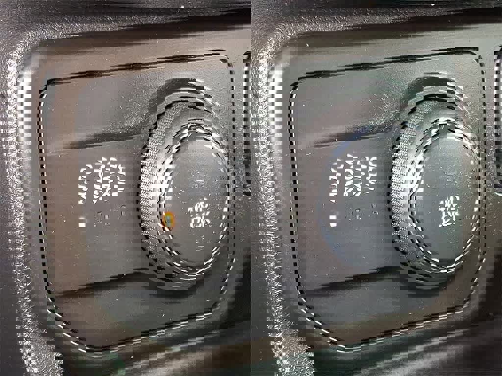 Used 2020 Jeep Renegade Sport w/ Sport Appearance Group image 25