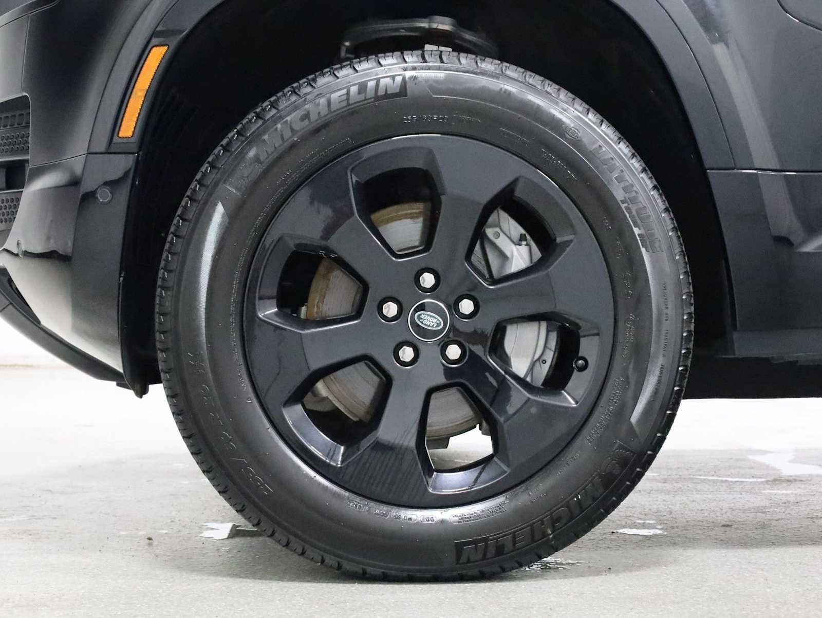 Used 2023 Land Rover Defender 90 X-Dynamic SE AWD/4WD image 38