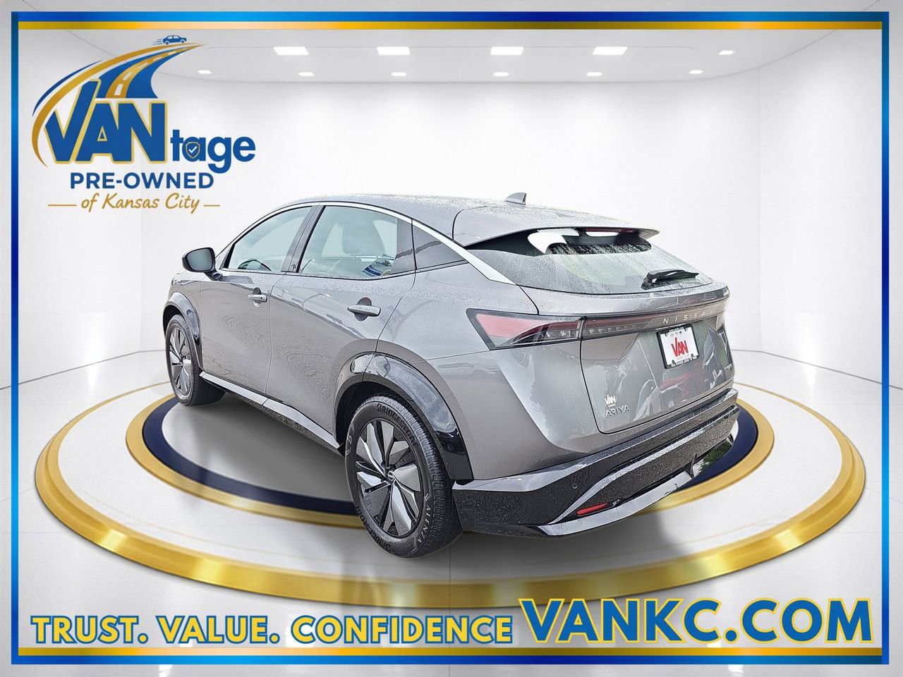 Used 2023 Nissan Ariya FWD image 9