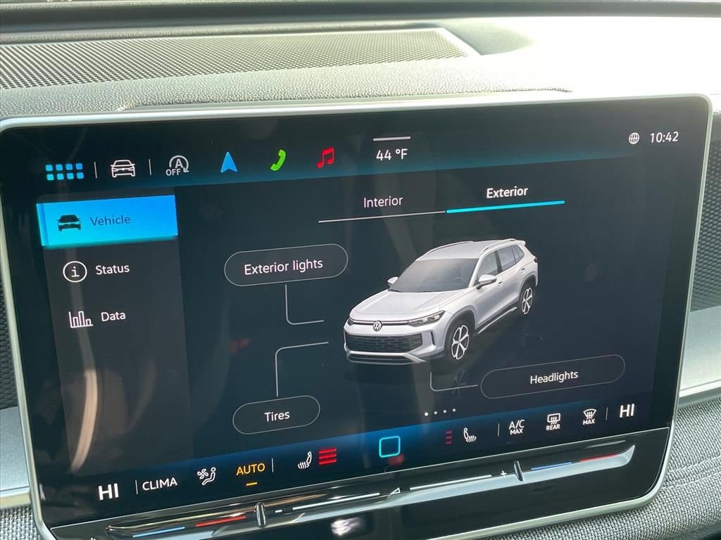 Certified 2025 Volkswagen Tiguan S image 30