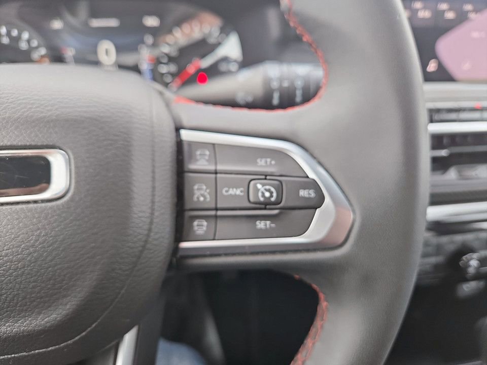 Used 2024 Jeep Compass Trailhawk image 16