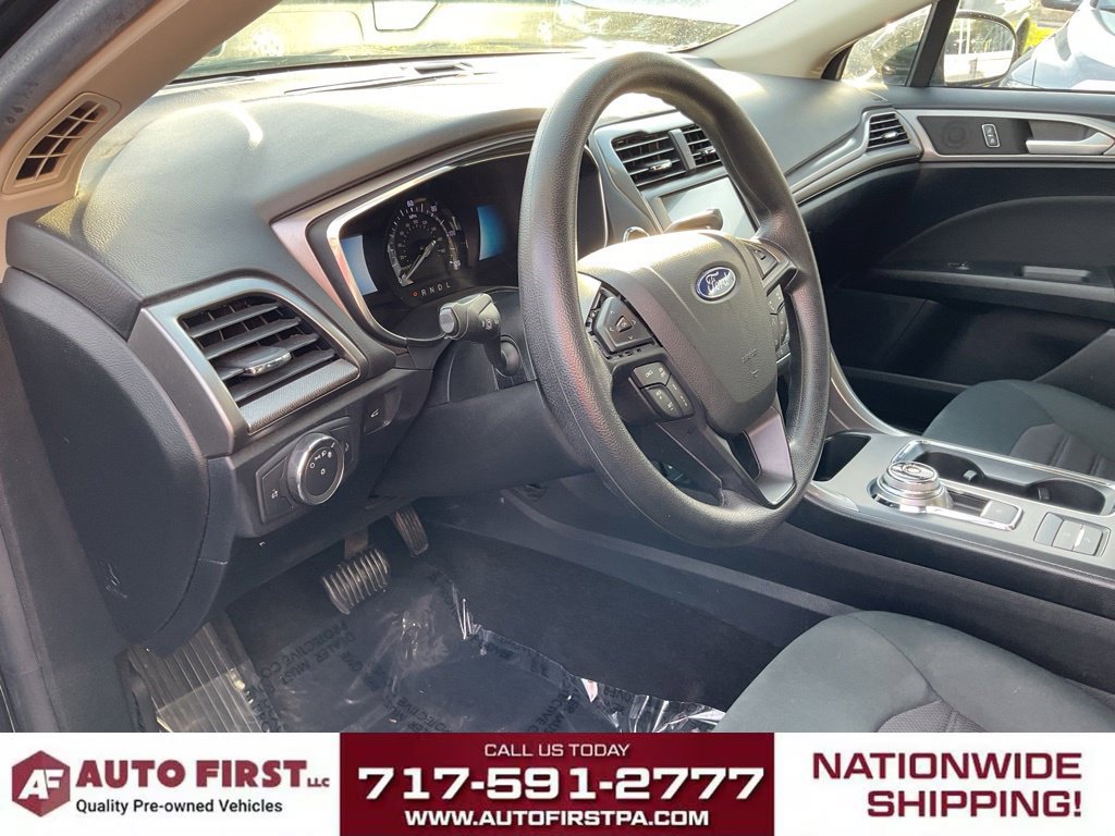 Used 2020 Ford Fusion SE FWD image 7