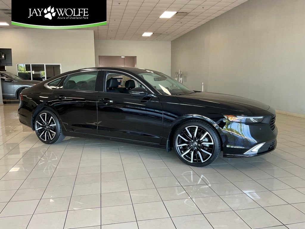Used 2024 Honda Accord Touring image 1