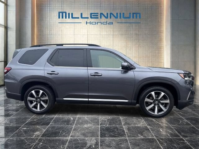 Used 2024 Honda Pilot Elite image 6
