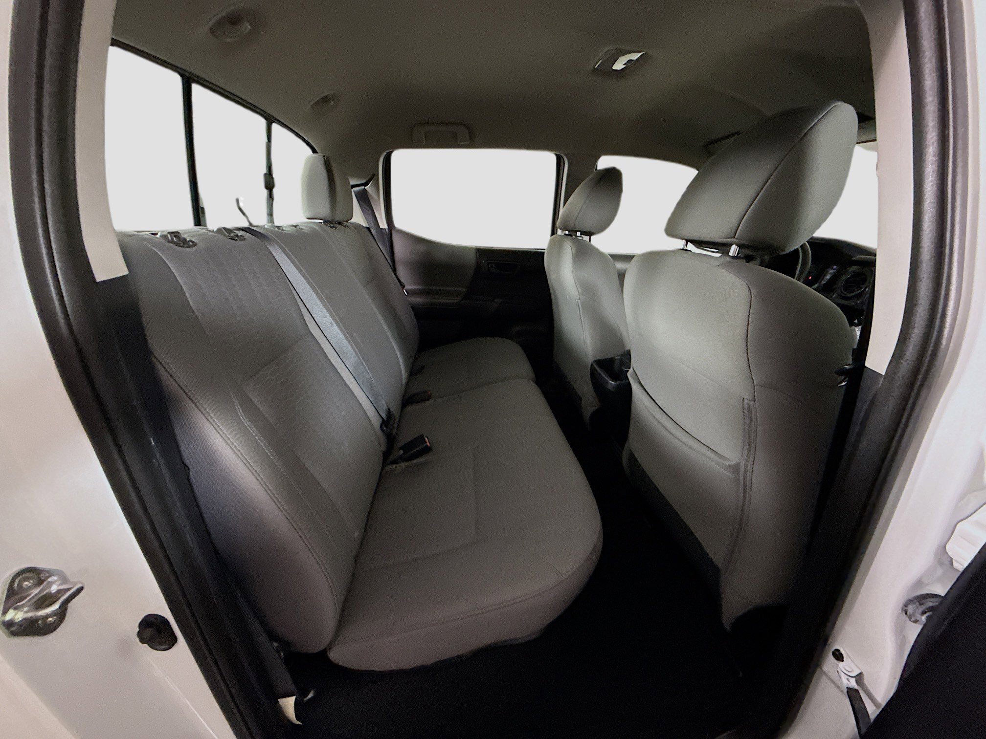 Used 2018 Toyota Tacoma SR image 26