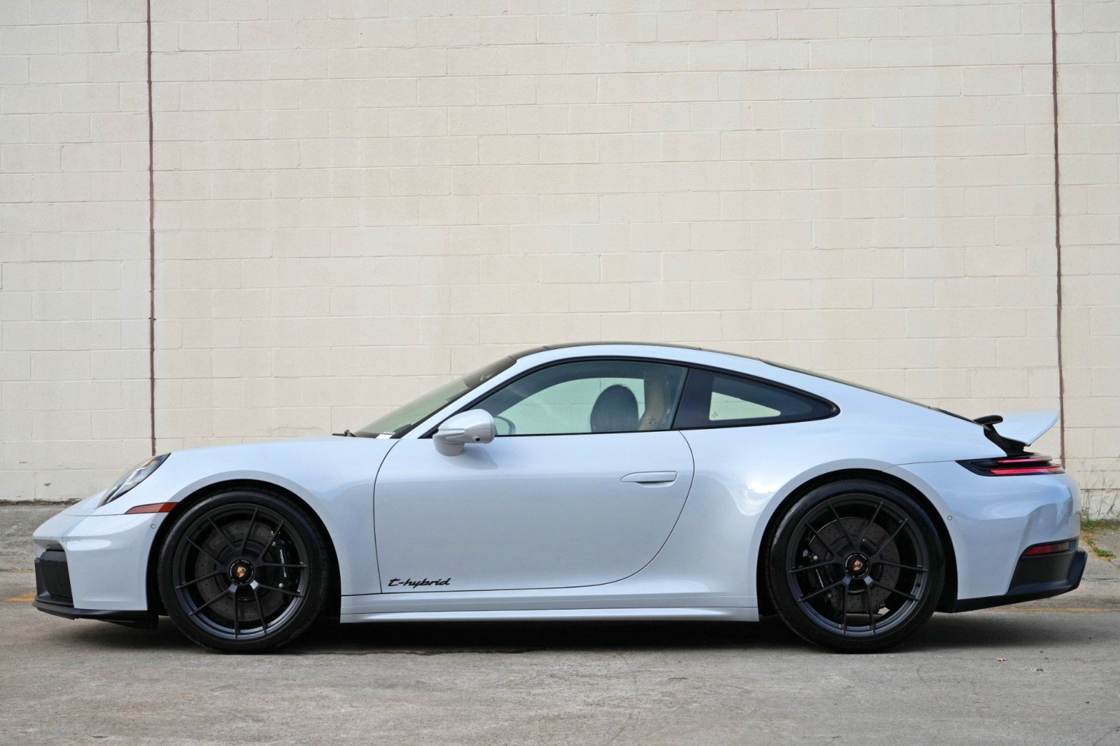 Used 2025 Porsche 911 Carrera GTS RWD image 9
