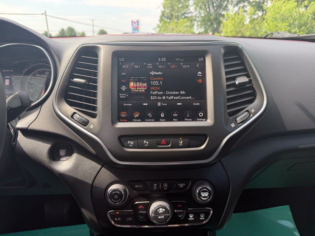 Used 2023 Jeep Cherokee Trailhawk w/ Sun & Sound Group AWD/4WD image 16