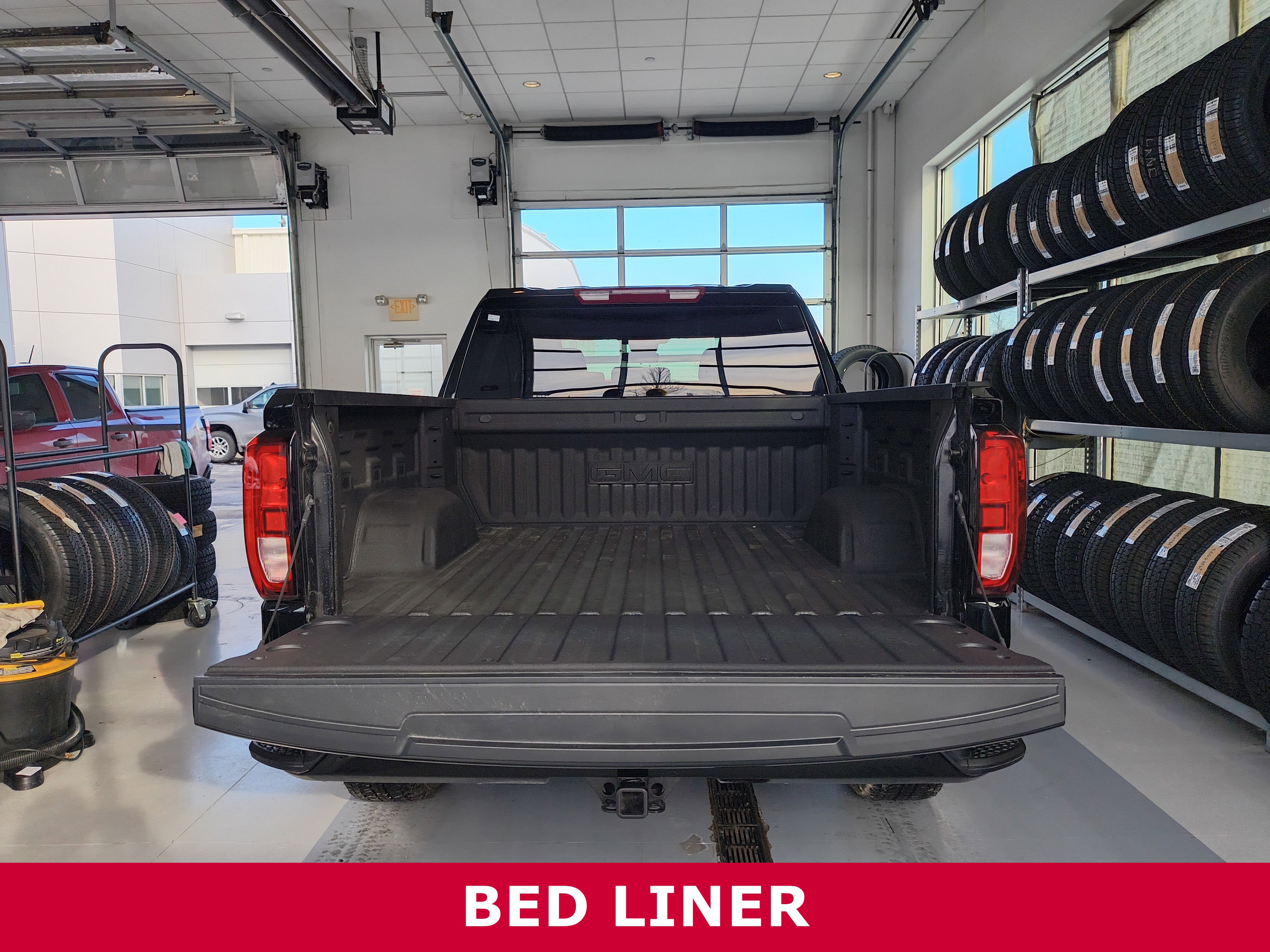 Used 2025 GMC Sierra 1500 Elevation image 7