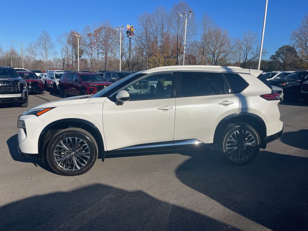 Used 2024 Nissan Rogue Platinum w/ Platinum Premium Package image 2