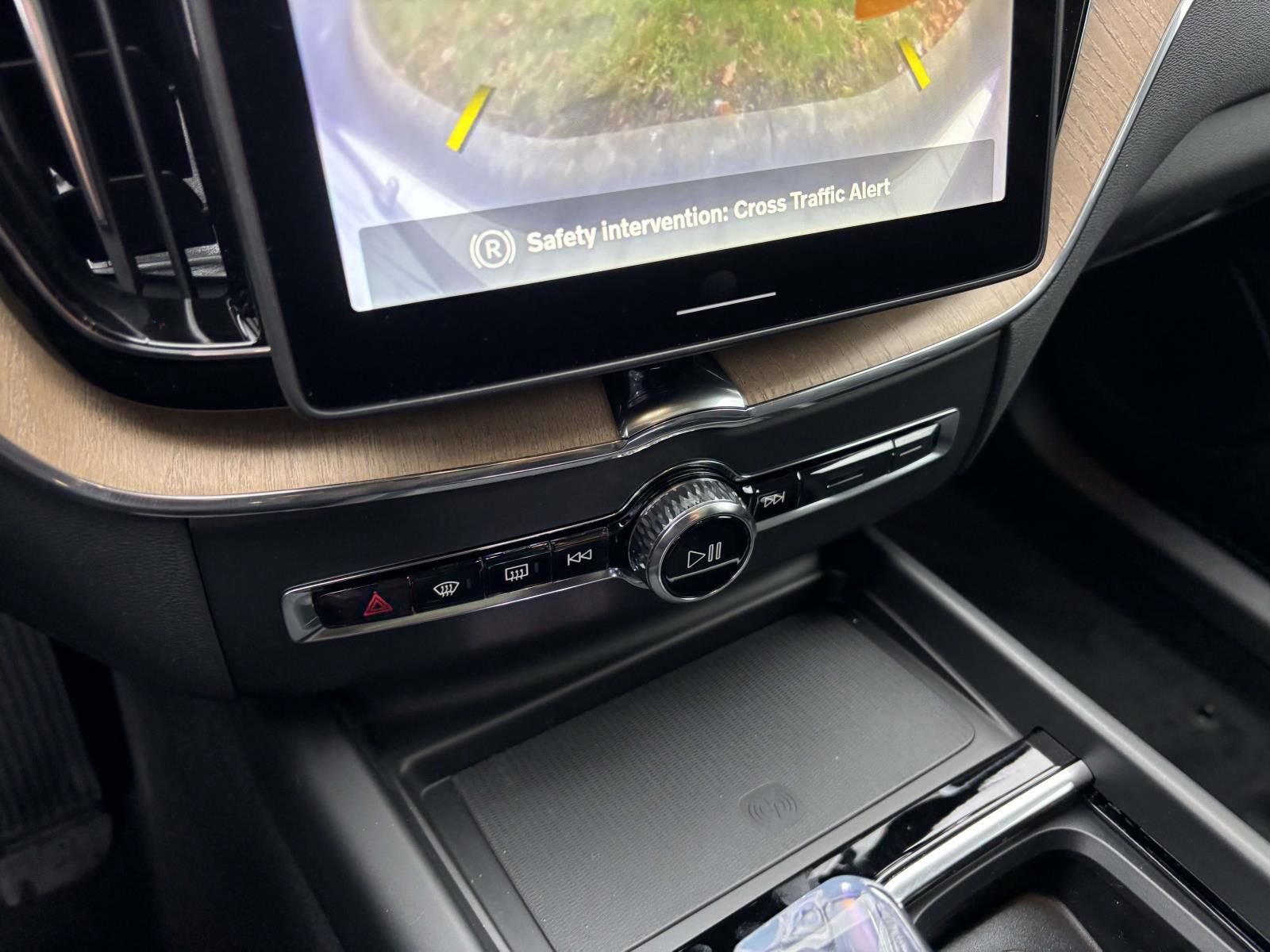 New 2026 Volvo XC60 B5 Plus w/ Protection Package Premier image 19