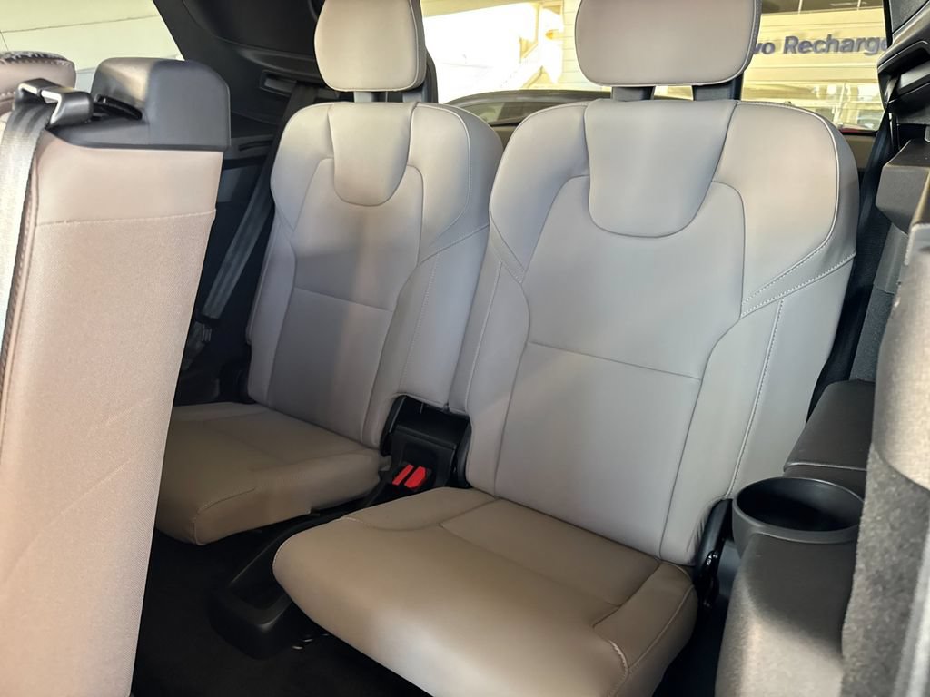 New 2026 Volvo XC90 B6 Plus w/ Protection Package Premier AWD/4WD image 14