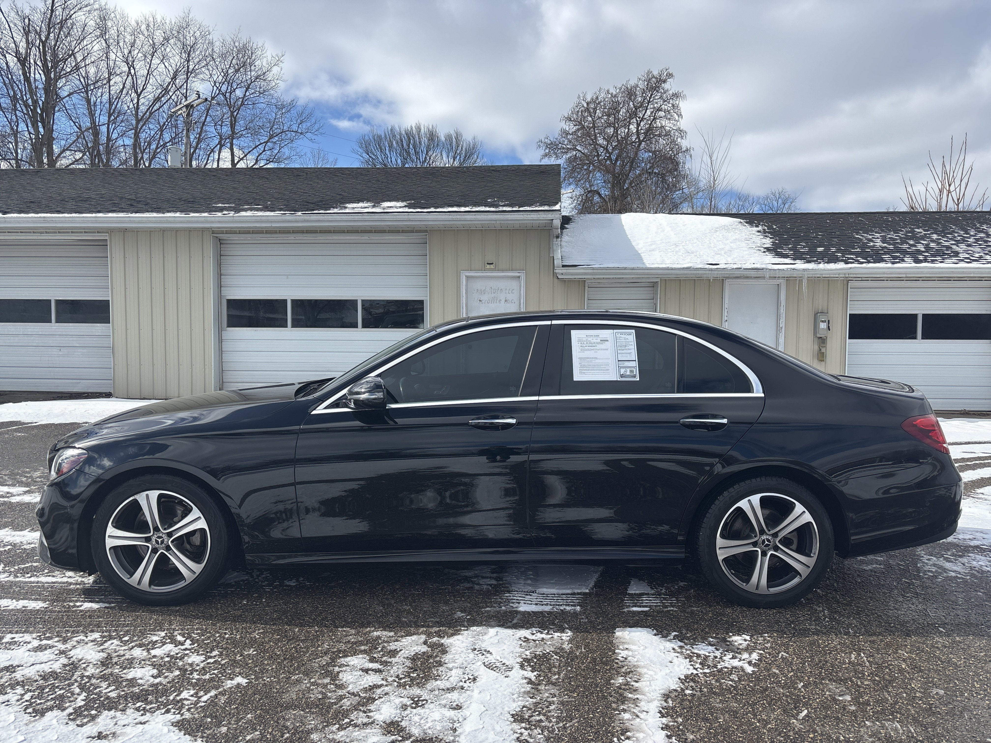 Used 2018 Mercedes-Benz E 300 4MATIC image 9