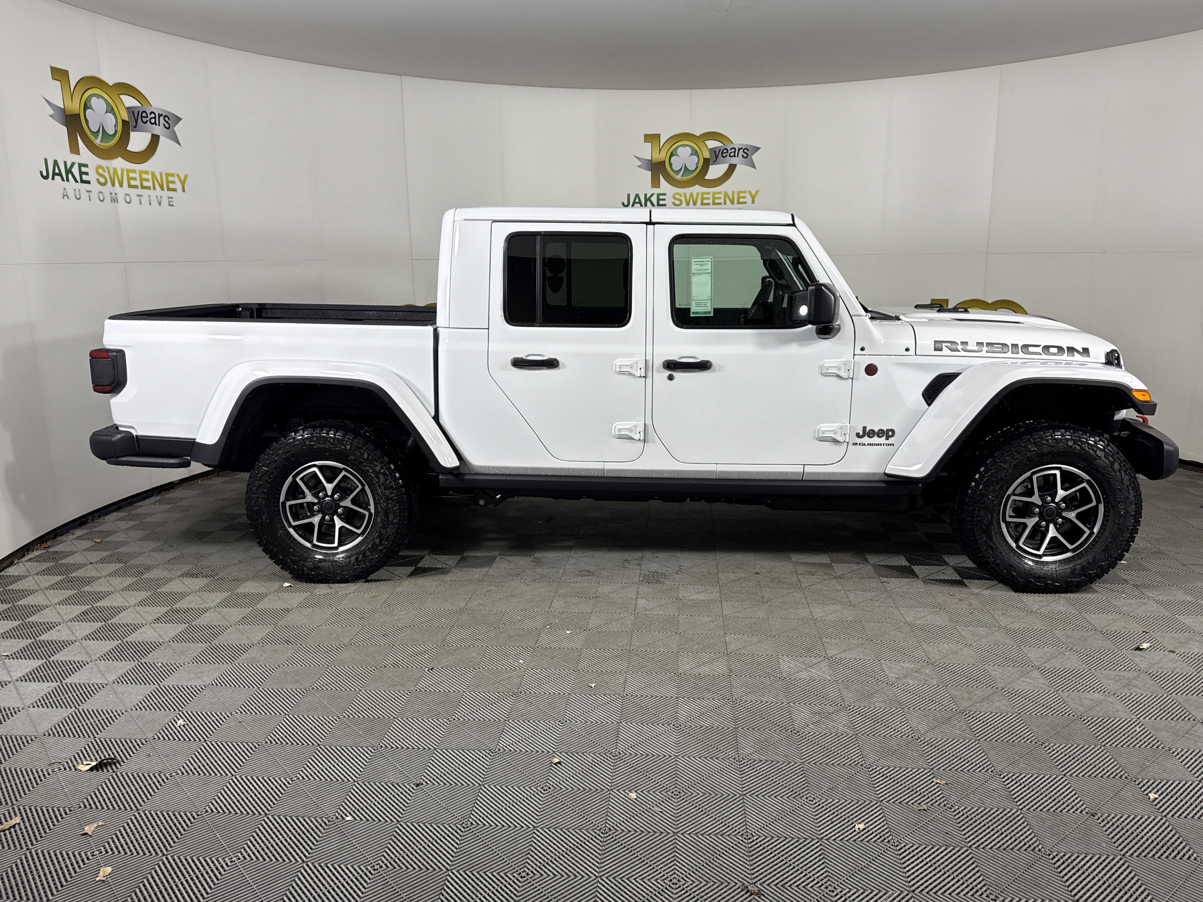 New 2026 Jeep Gladiator Rubicon w/ Steel Power Dome Hood Package AWD/4WD image 11