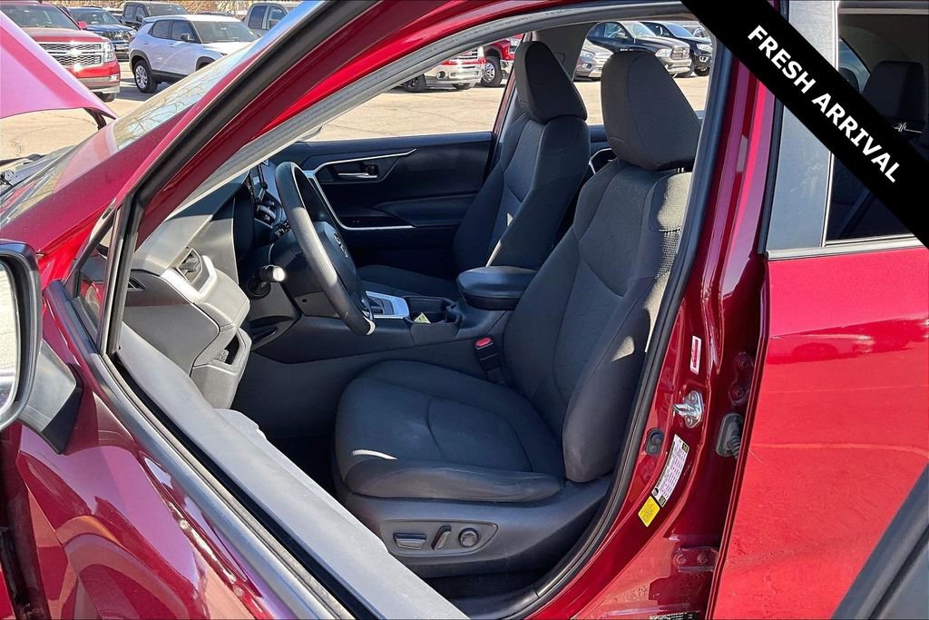 Used 2021 Toyota RAV4 XLE image 20