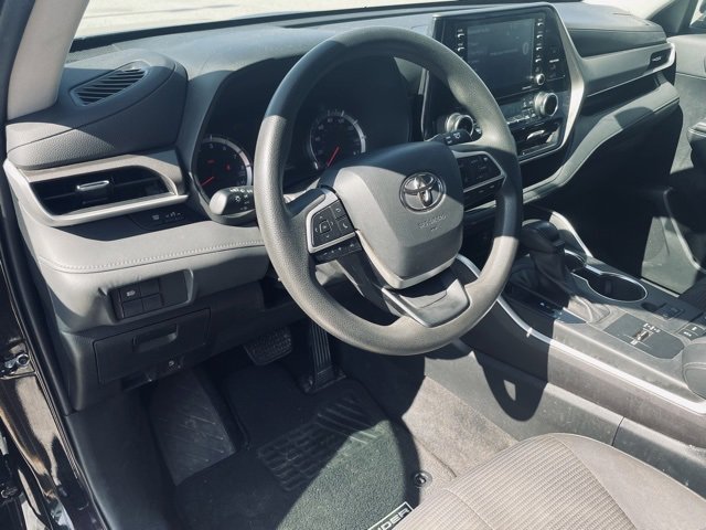Used 2022 Toyota Highlander L image 9