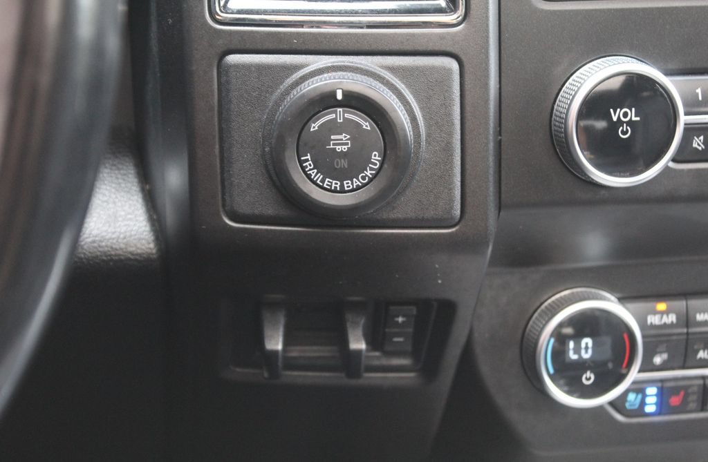 Used 2020 Ford Expedition Limited w/ Equipment Group 303A AWD/4WD image 26