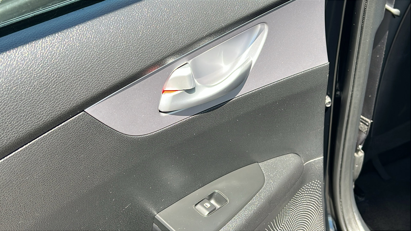 Used 2024 Kia Forte LXS FWD image 11