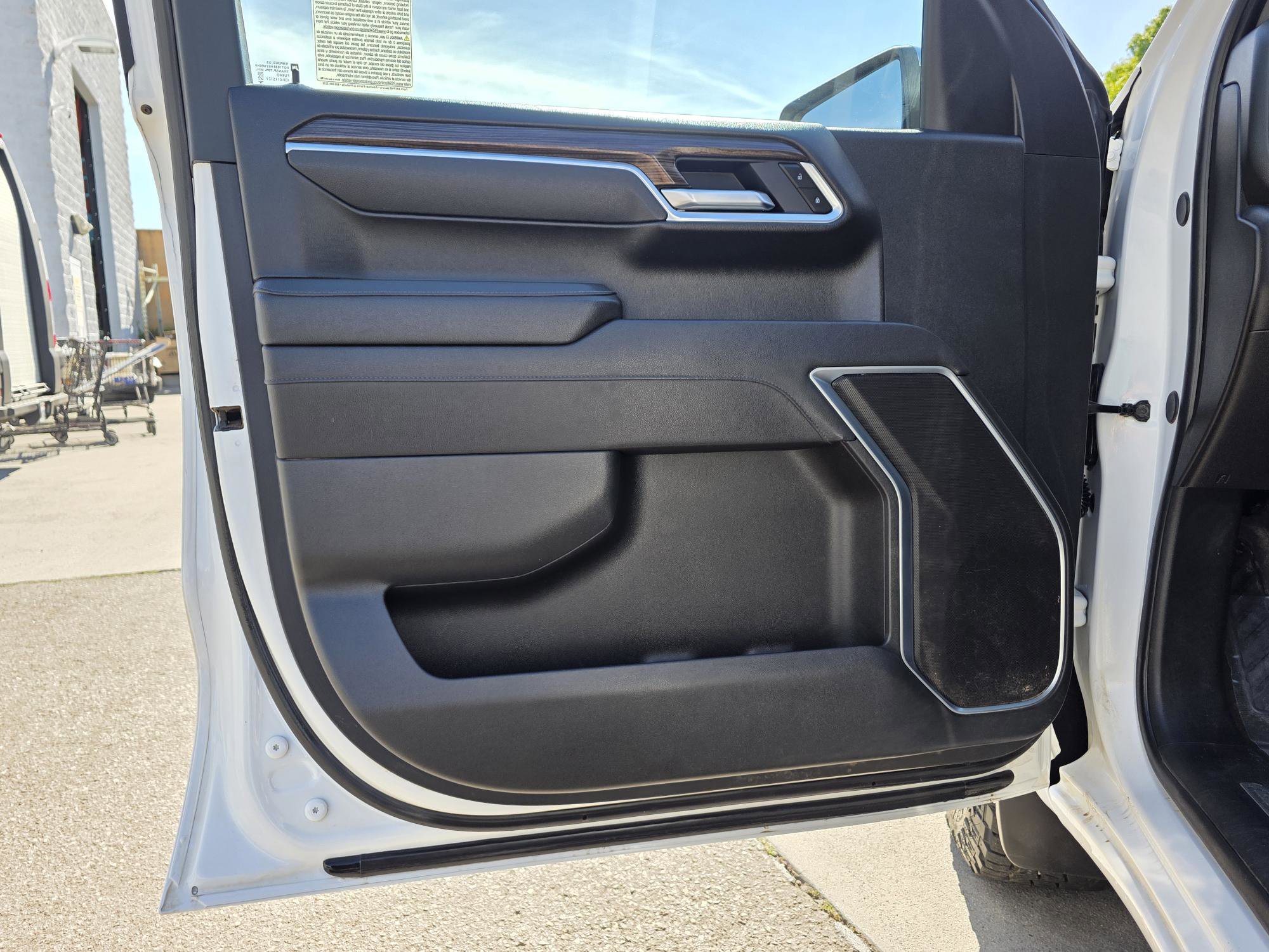 Used 2025 Chevrolet Silverado 1500 LT w/ Safety Package AWD/4WD image 17