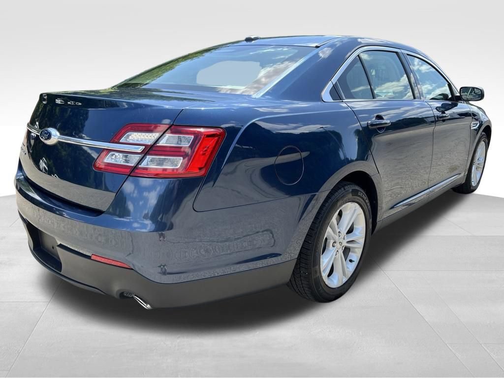 Used 2016 Ford Taurus SE FWD image 7