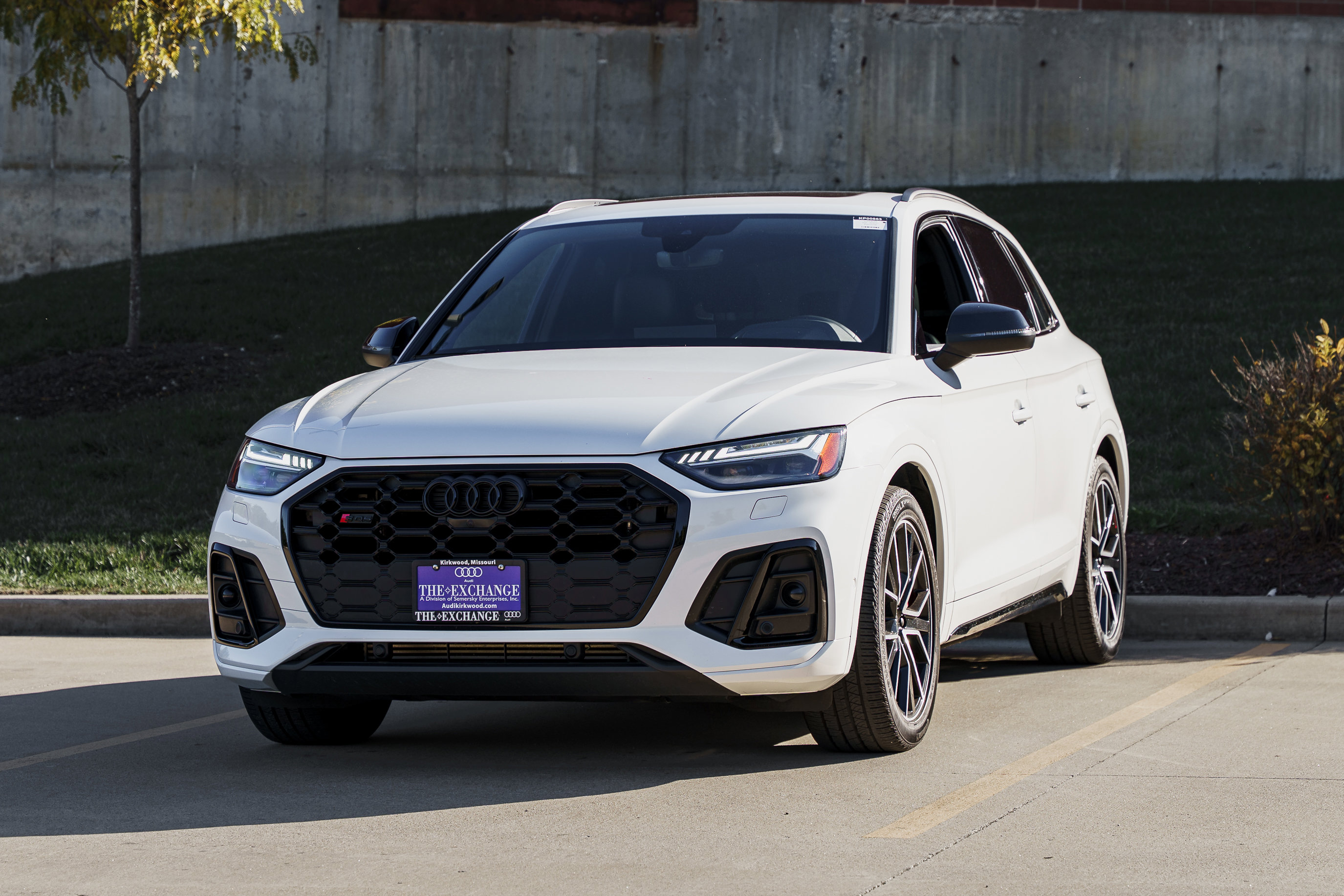 Used 2024 Audi SQ5 Prestige w/ Prestige Package image 7