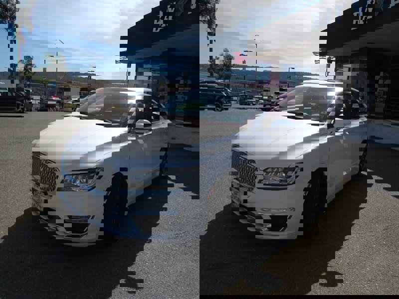 Used 2018 Lincoln MKZ Reserve image 2