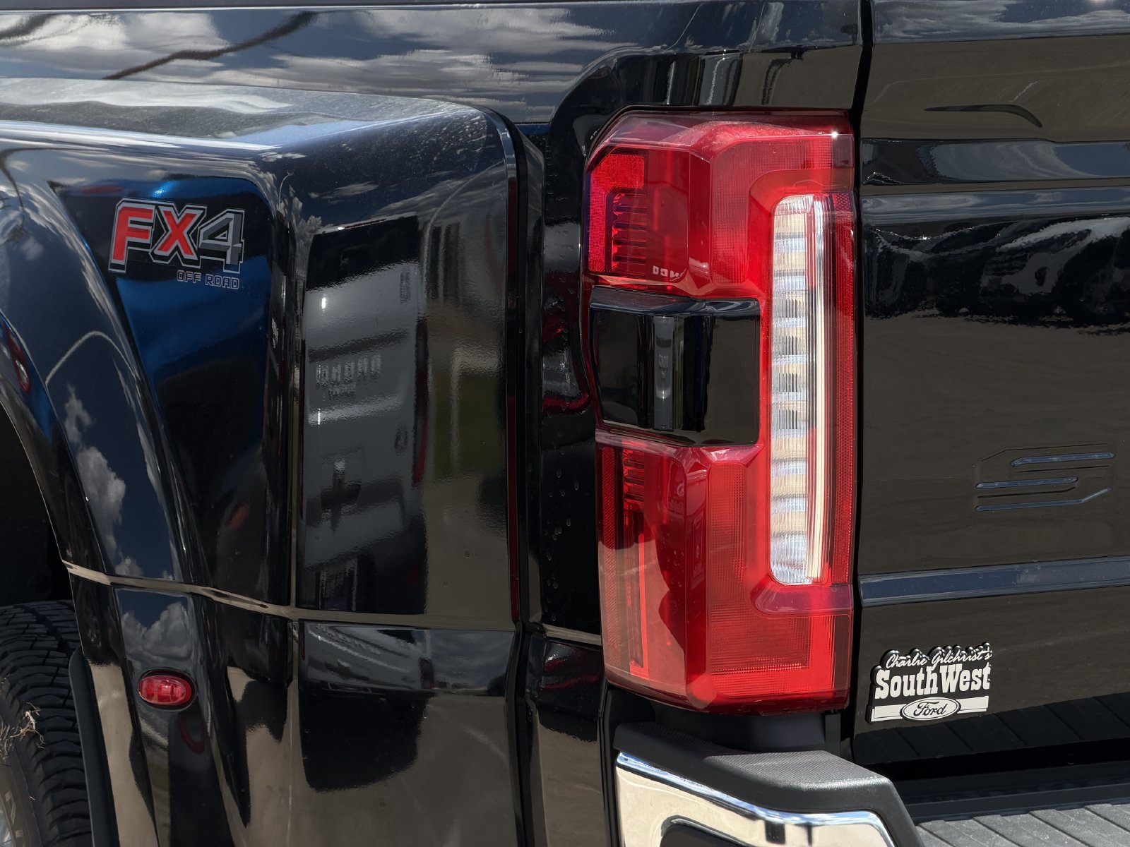 New 2026 Ford F350 XLT w/ XLT Premium Package AWD/4WD image 11