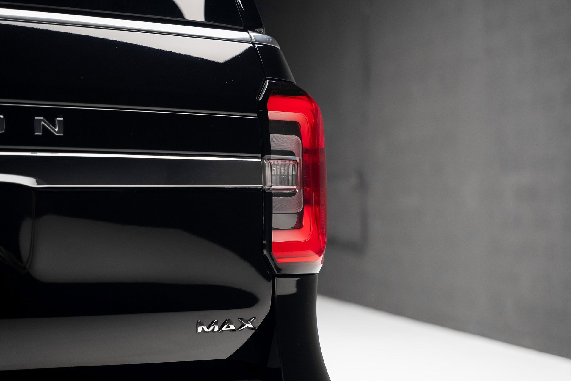 Used 2024 Ford Expedition Max Limited image 27