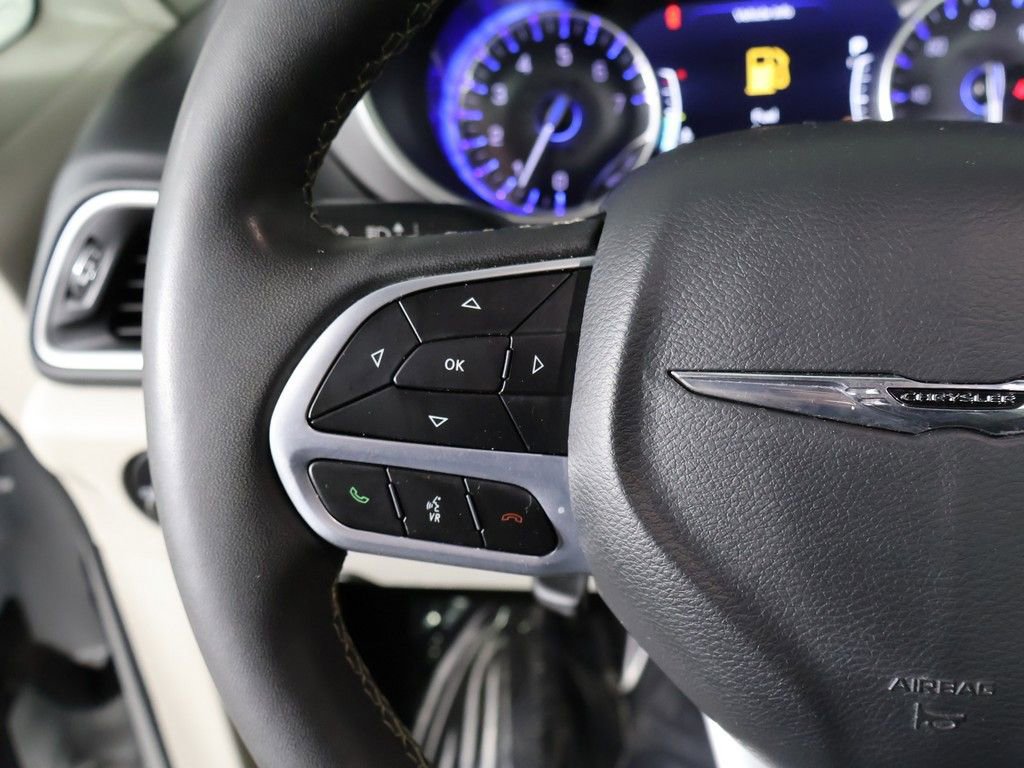 Used 2024 Chrysler Pacifica Touring-L FWD image 42