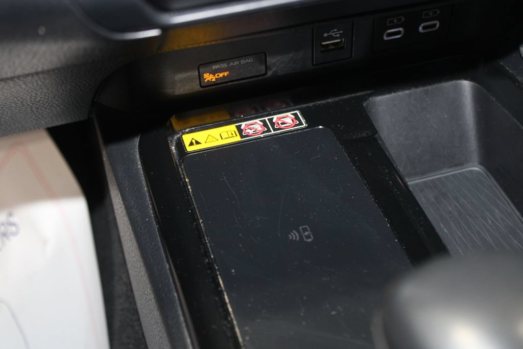 Used 2025 Toyota Camry SE FWD image 39