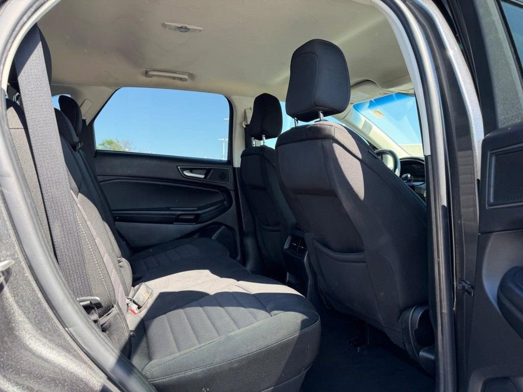 Used 2020 Ford Edge SE FWD image 9