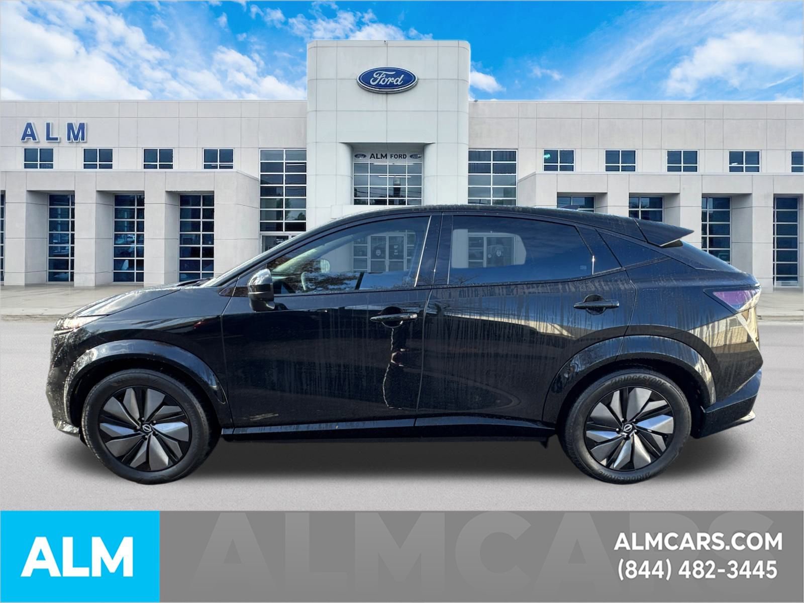 Used 2023 Nissan Ariya AWD image 9