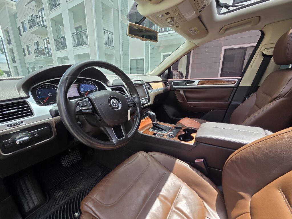 Used 2011 Volkswagen Touareg VR6 AWD/4WD image 36