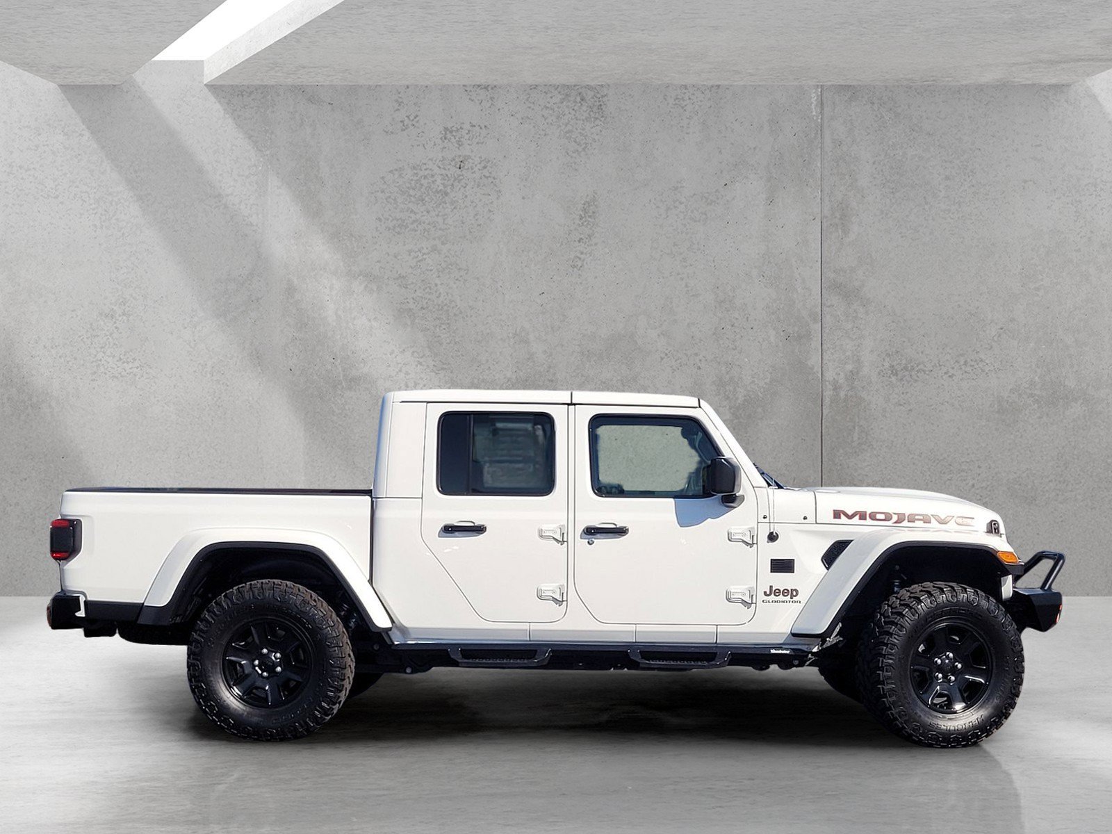 Used 2020 Jeep Gladiator Mojave AWD/4WD image 4