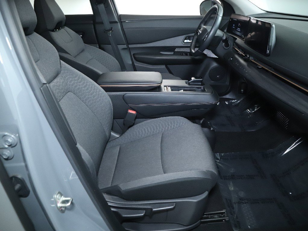 Used 2023 Nissan Ariya FWD image 33