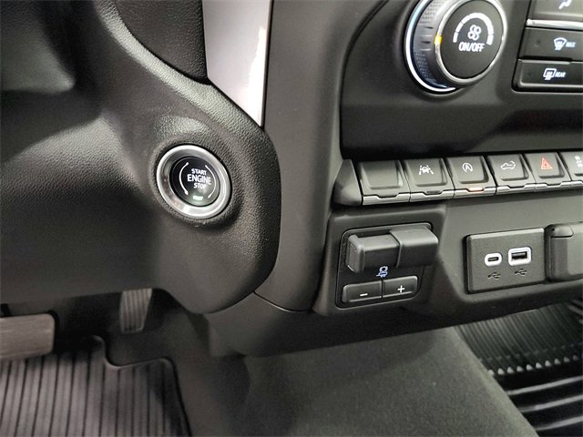 Used 2024 Chevrolet Silverado 1500 Custom image 23