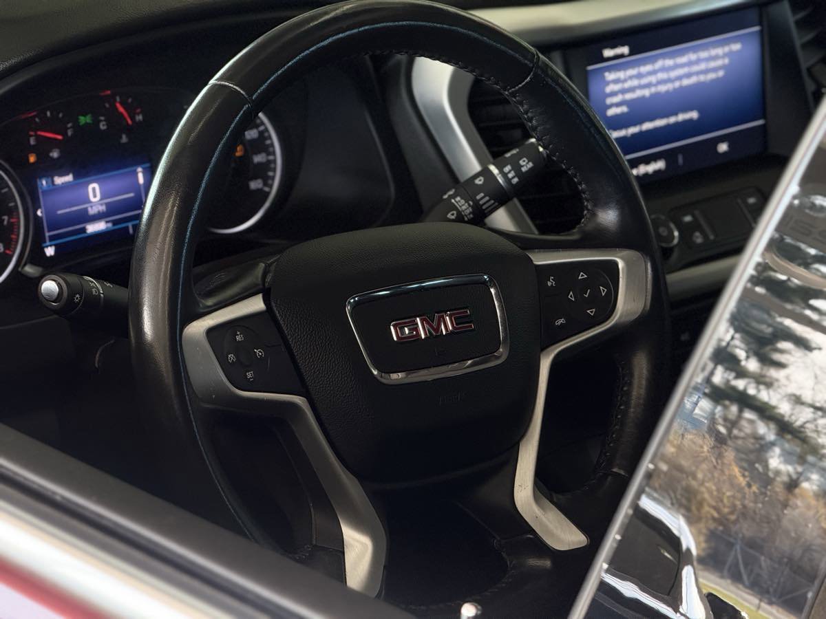 Used 2020 GMC Acadia SLE image 21
