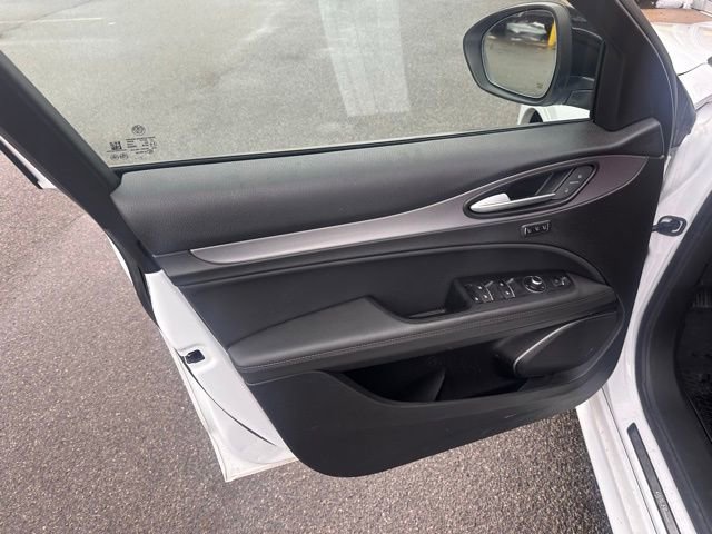 Used 2022 Alfa Romeo Stelvio Veloce AWD/4WD image 10