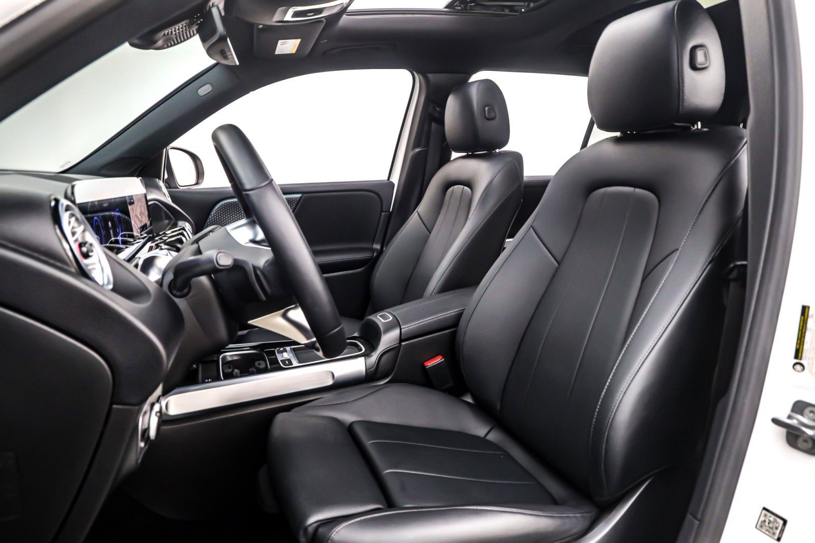 Used 2024 Mercedes-Benz EQB 250+ image 17