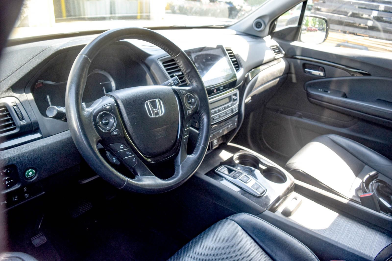 Used 2017 Honda Pilot Elite image 22
