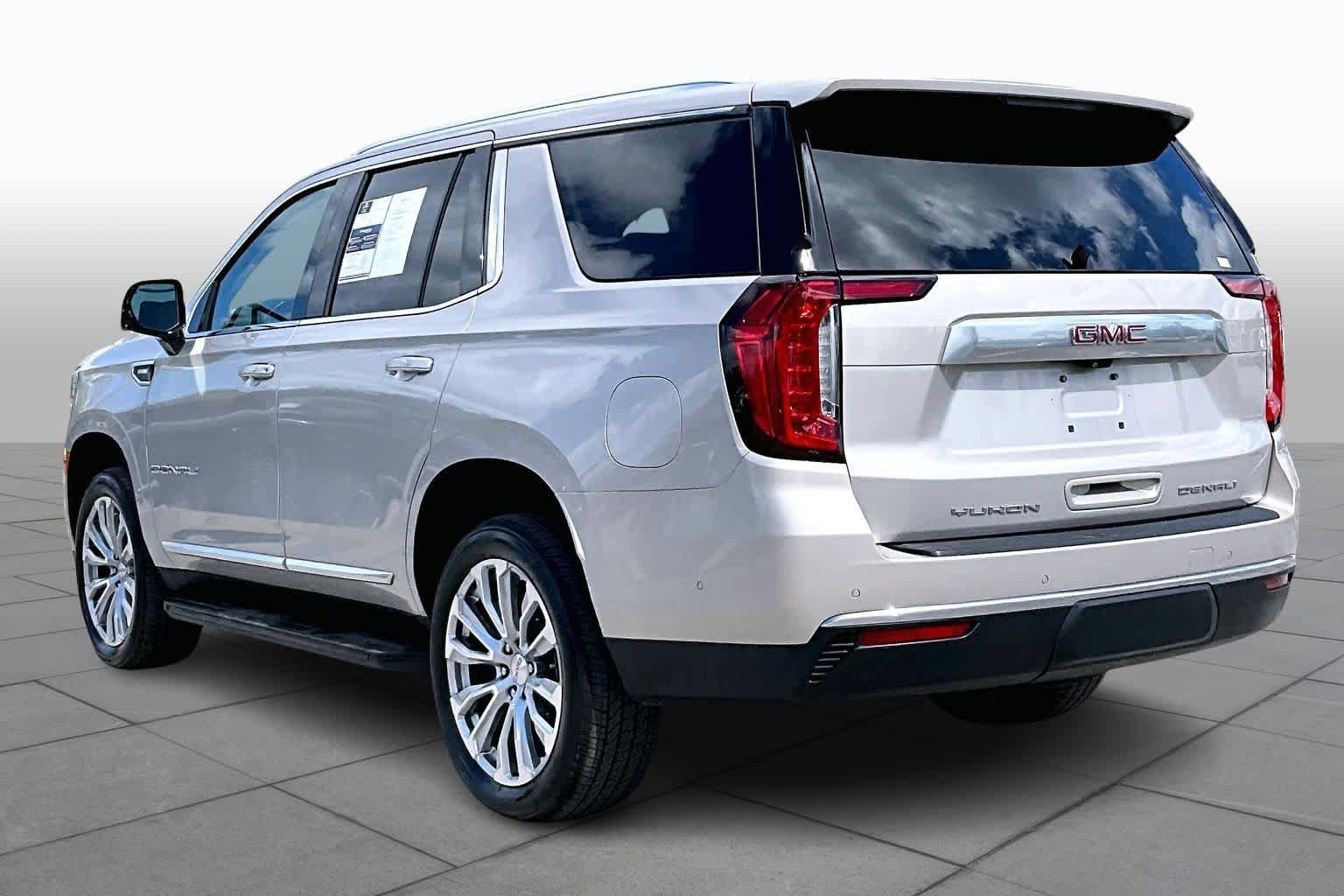 Used 2024 GMC Yukon Denali w/ Advanced Technology Package AWD/4WD image 21