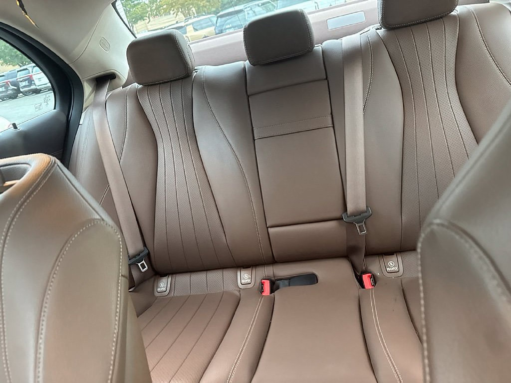 Used 2020 Mercedes-Benz E 350 4MATIC Sedan image 5