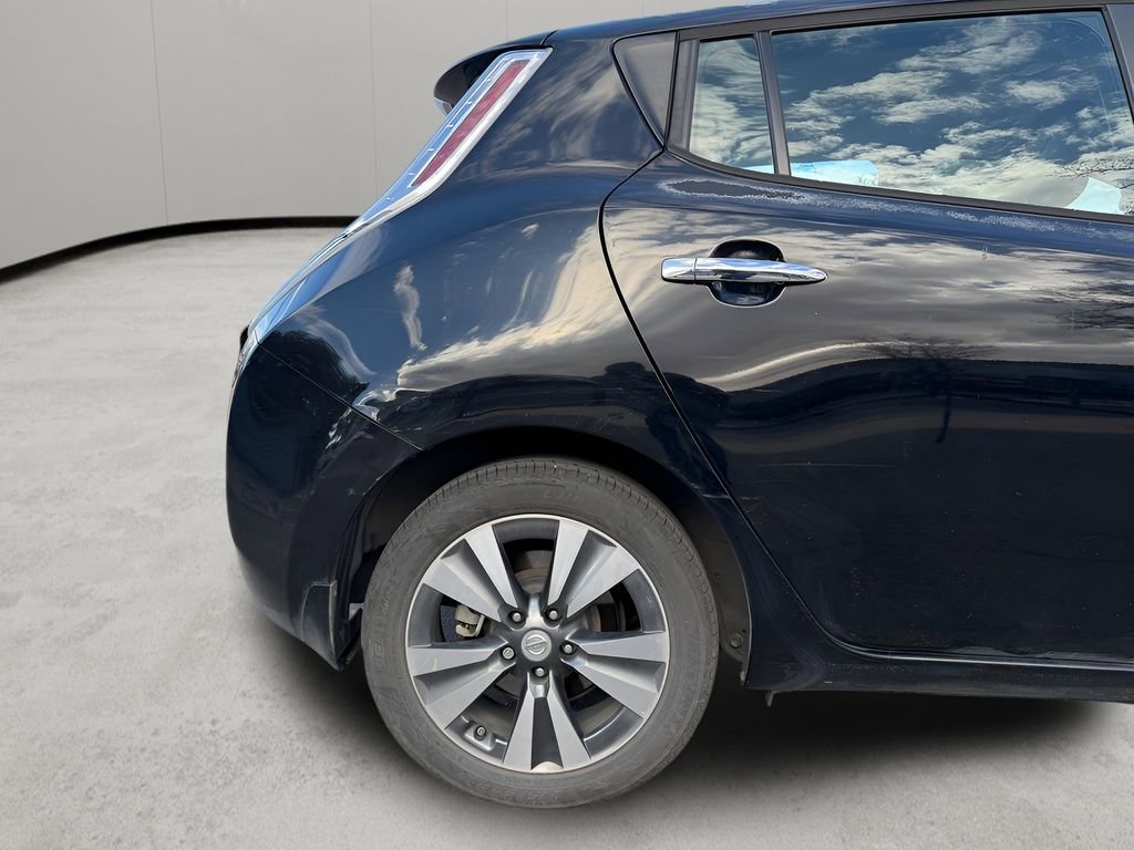 Used 2015 Nissan Leaf SL image 10