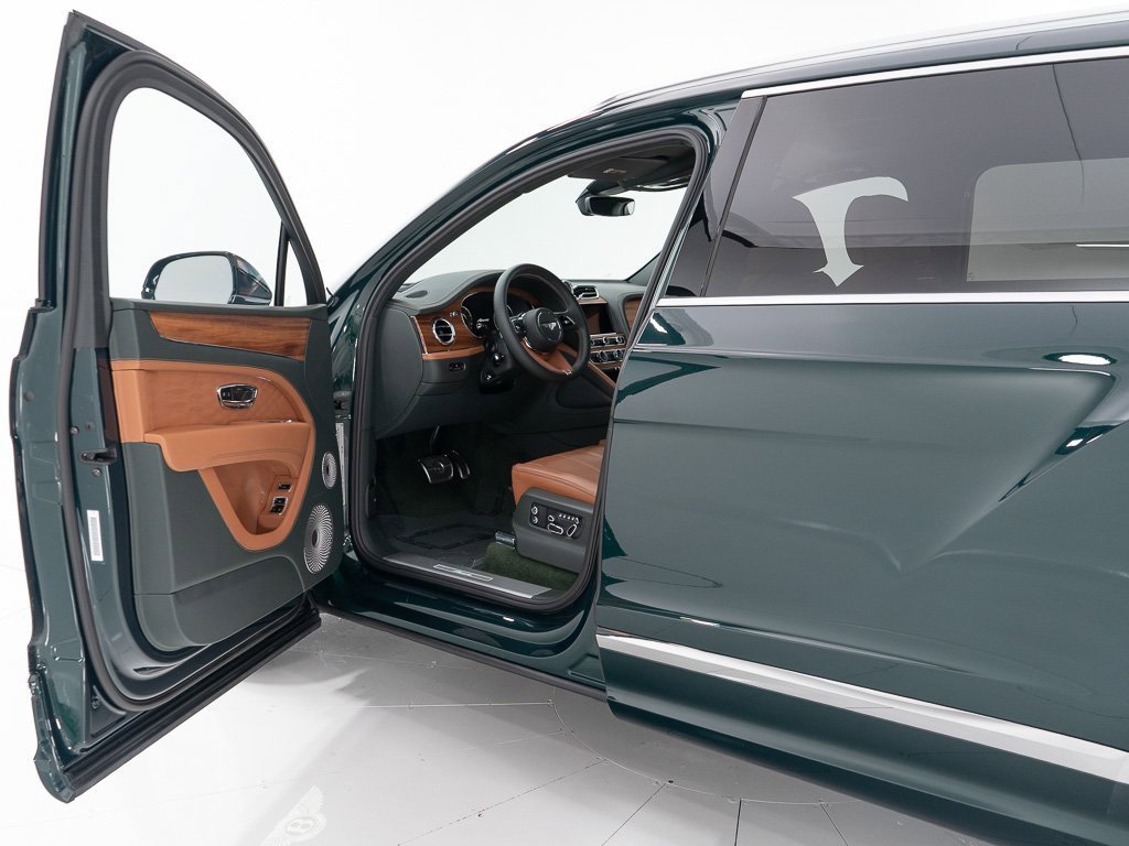 Used 2025 Bentley Bentayga Extended Wheelbase image 9