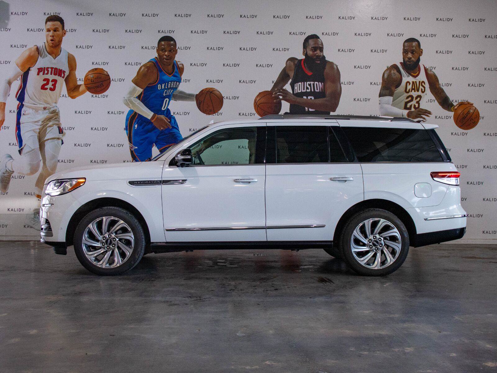 Used 2024 Lincoln Navigator Reserve AWD/4WD image 18