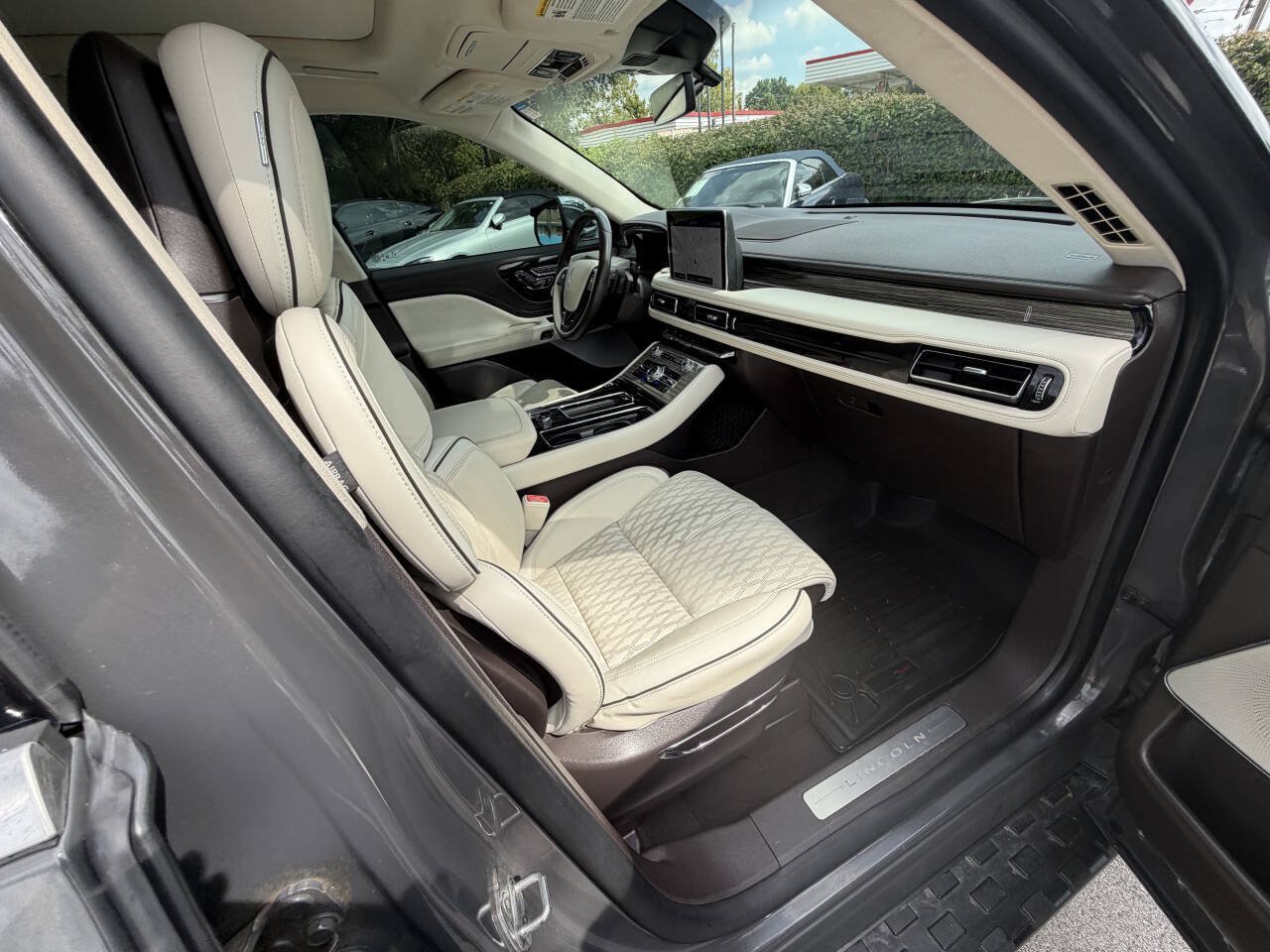 Used 2020 Lincoln Aviator Black Label w/ Dynamic Handling Package AWD/4WD image 17