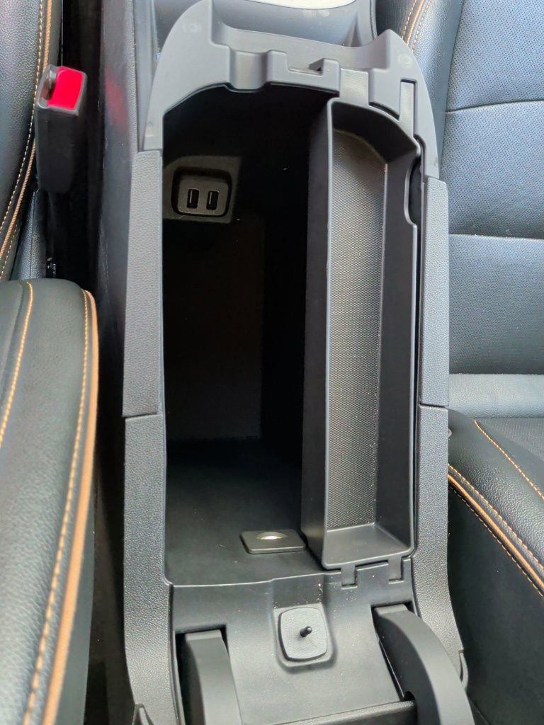 Used 2023 GMC Terrain AT4 image 32