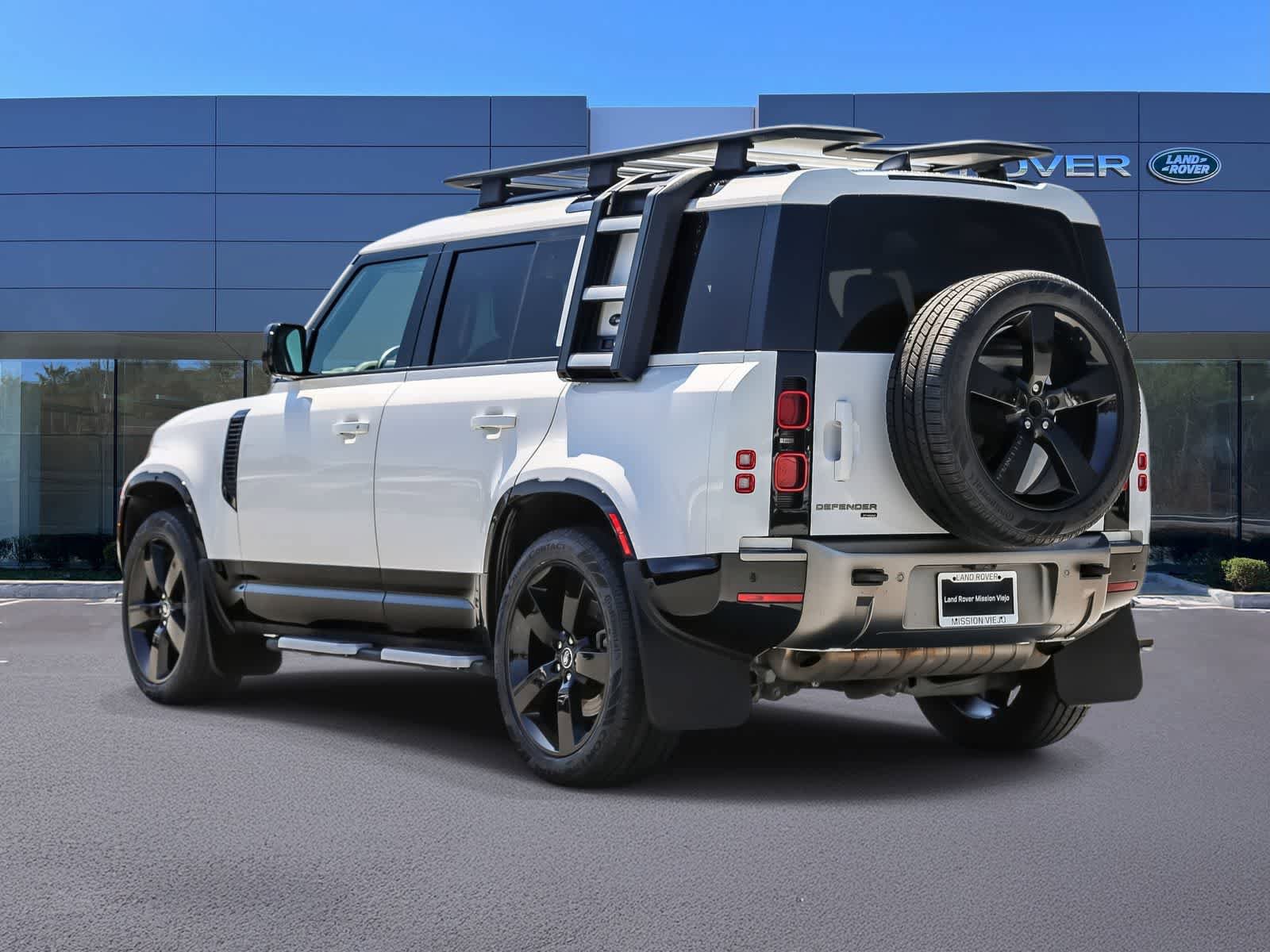 Used 2022 Land Rover Defender 110 X-Dynamic HSE AWD/4WD image 6